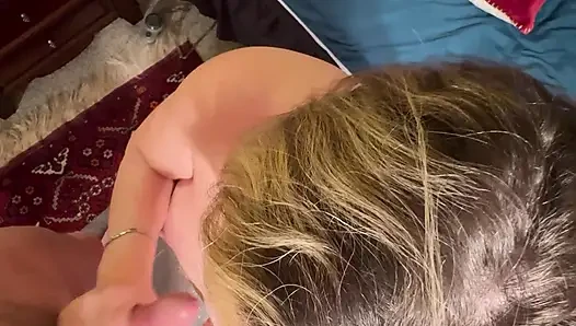 Komşu orta yaşlı seksi kadın çok iyi bir evli kadın