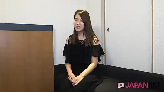Zierliche kleine titten, asiatischer harter sex und creampie