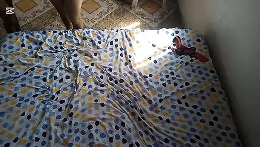 Schöne freundin blowjob in schwarzen dessous