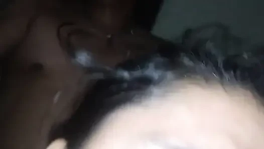 Güzel latin orta yaşlı seksi kadın kırmızı iç çamaşırlı sikişiyor