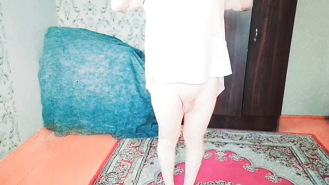 Razigrana transica pokazuje nokte nalakirane u pastelnim bojama