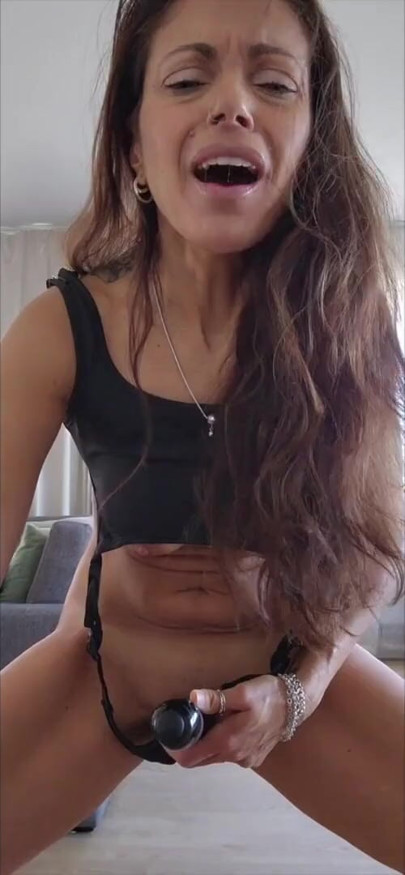 Angelina gets so horny trying her new swimsuite and just has to masturbate | Clip 2