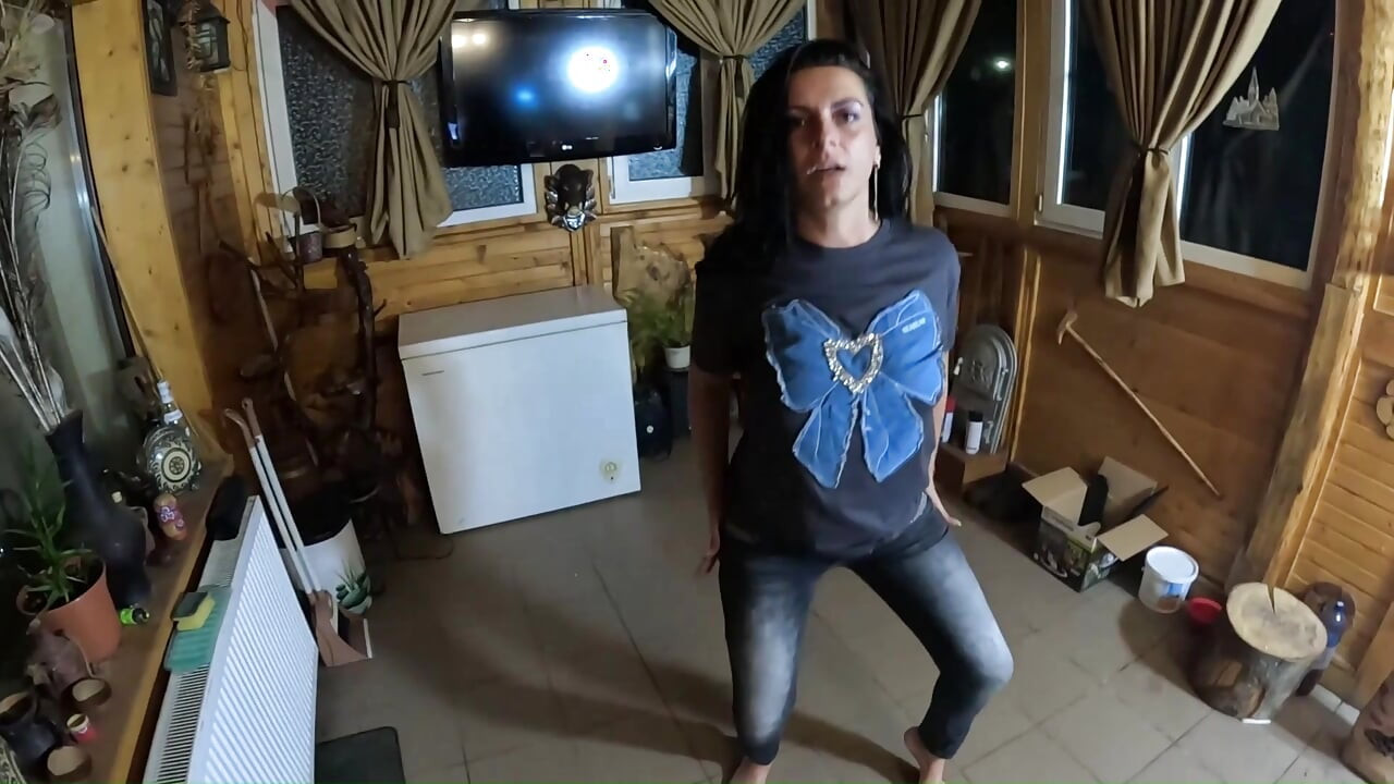 Jebanje u lice i igra sa spermom dok nosite uske traperice 284- Pregled