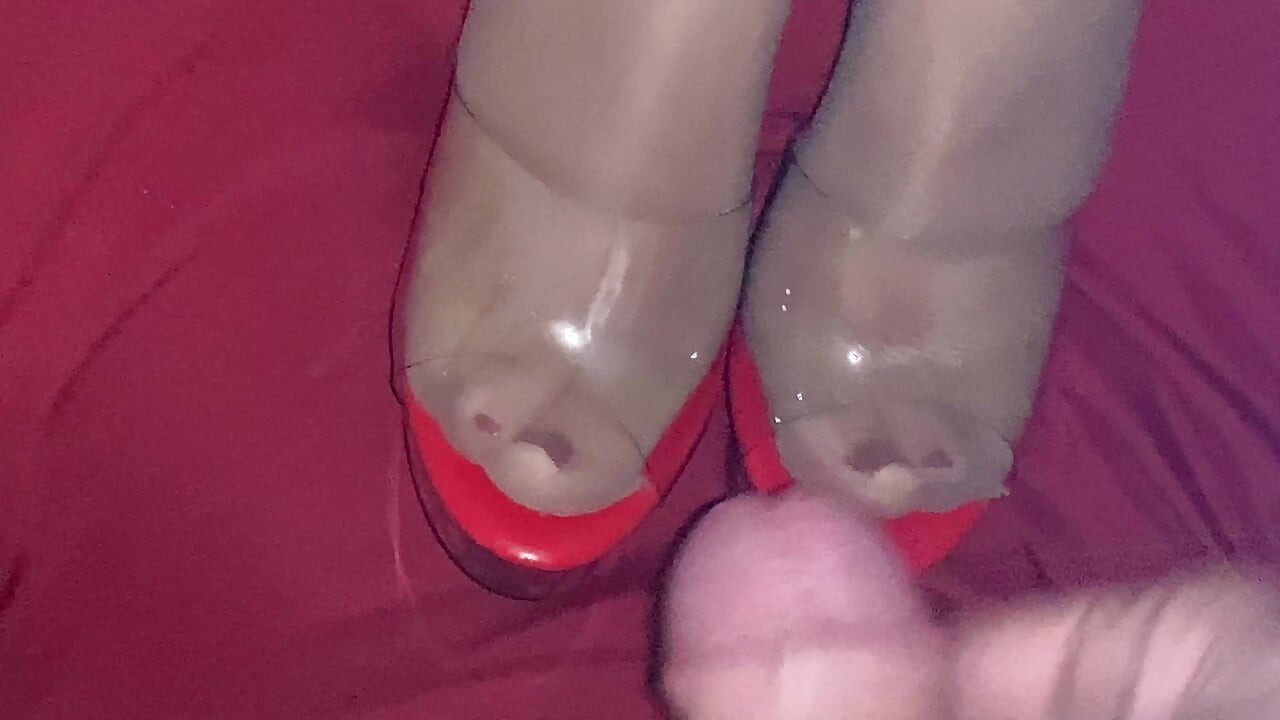 Ayaklarıma boşalmayı seviyor musun? Stripchat'te benimle oyna... Search Tights