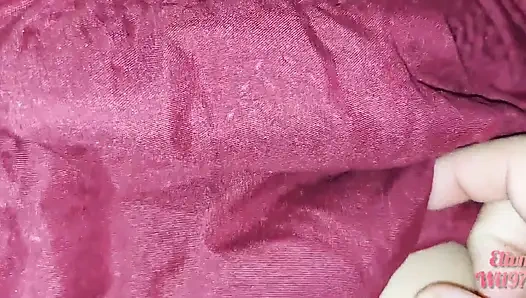 Ich spiele zu hause mit meiner stiefschweine, wenn alle weg sind