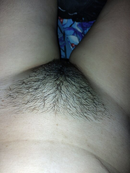 I am beautiful desi indian house girl with hairy pussy and I like to masturbate