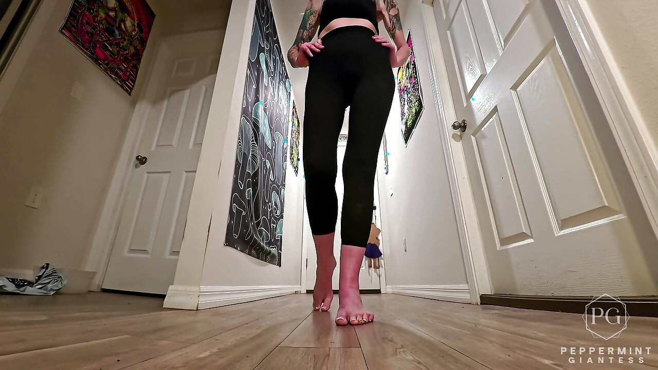 6'7 Stepmommy Owns Her Pathetic Short Loser - Giantess POV Humiliation Lift and Carry