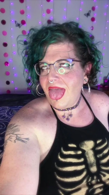 Anální E-Girl: Upoutávka na testování hraček!