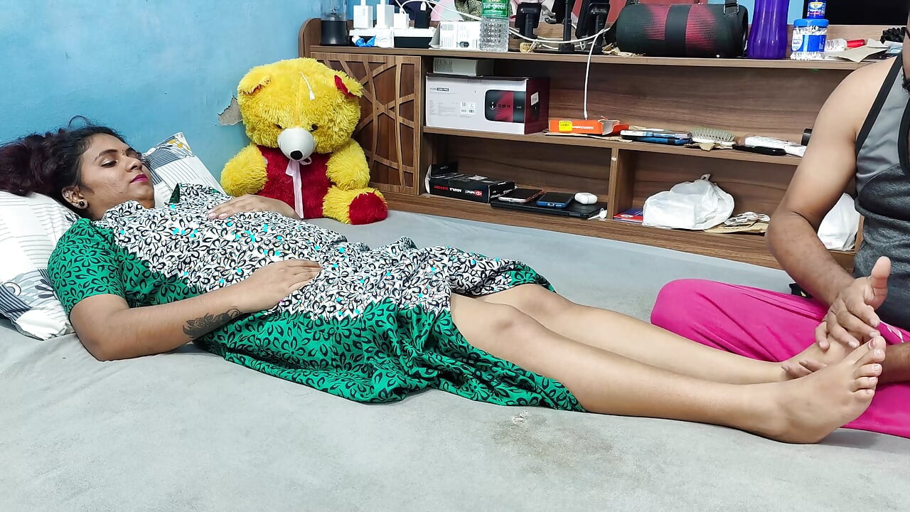 Malayali esposa pés massagem fazendo por marido