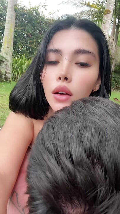 SEXO AO AR LIVRE, minha meia-irmã fica muito excitada e me pede para transar com ela no rio