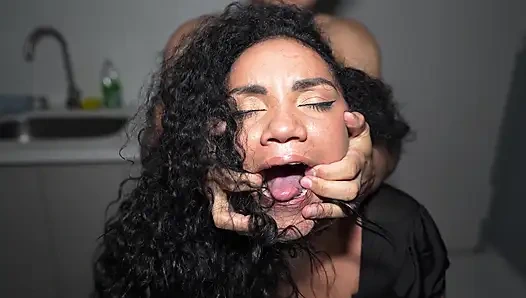 Отключается электричество, я возбуждаюсь, трахаю коллегу мужа