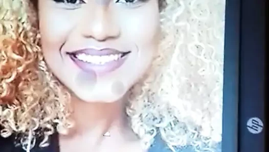 Ladydadoune için boşalıyor