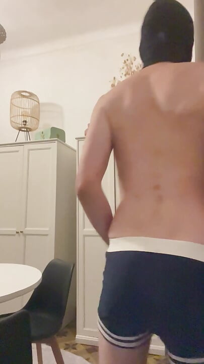 누가 내 싸는 거 보고 싶어?