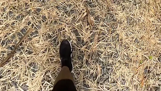 Ich mache eine Reise und werde im Wald gefickt!