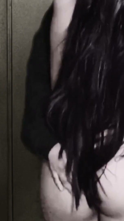 WTF! Girl in skirt and fishnet stockings fucking and gets a creampie in the elevator! | Clip 1