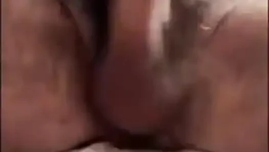 Ohtrevor güneşli bir sabahta uzun bir sopayla