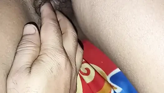 Desi Pooja Bhabhi Apni Chut Masajı
