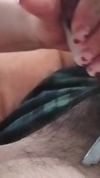 My girlfriend wakes me up with a handjob | Clip 1