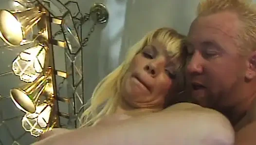 Wilder Sex auf dem Billardtisch