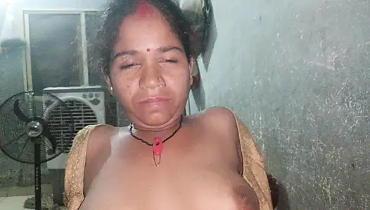 Hintli yenge kendini seviyor cudai karenne