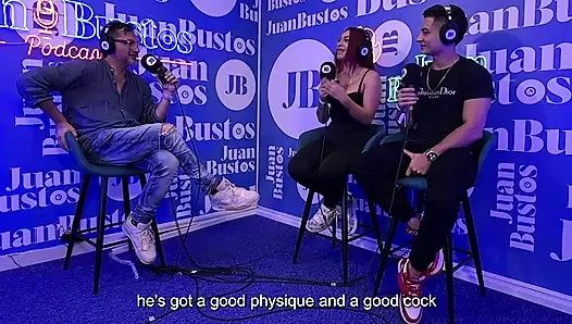Ihre Fantasie eines harten sex auf einer Show erfüllt - Onlyrulo und Kaeelen Garcia auf Juan Bustos Podcast
