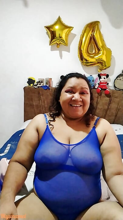 E se passarmos um pouco de tempo fazendo nossa maquiagem, aproveite minha primeira vez