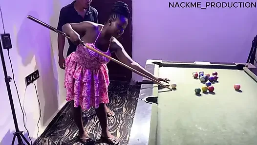 G_queen dientot habis-habisan sama besar pria kulit hitam