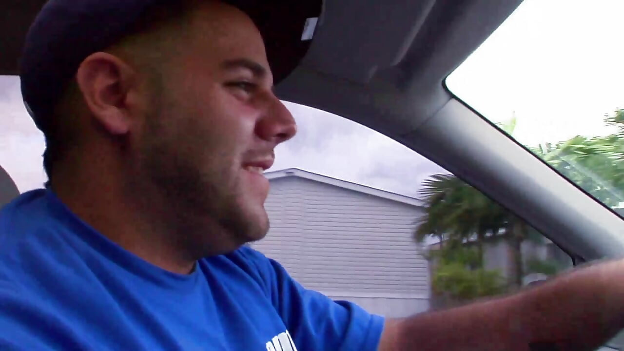 This hot girl knows how to hit the jackpot!