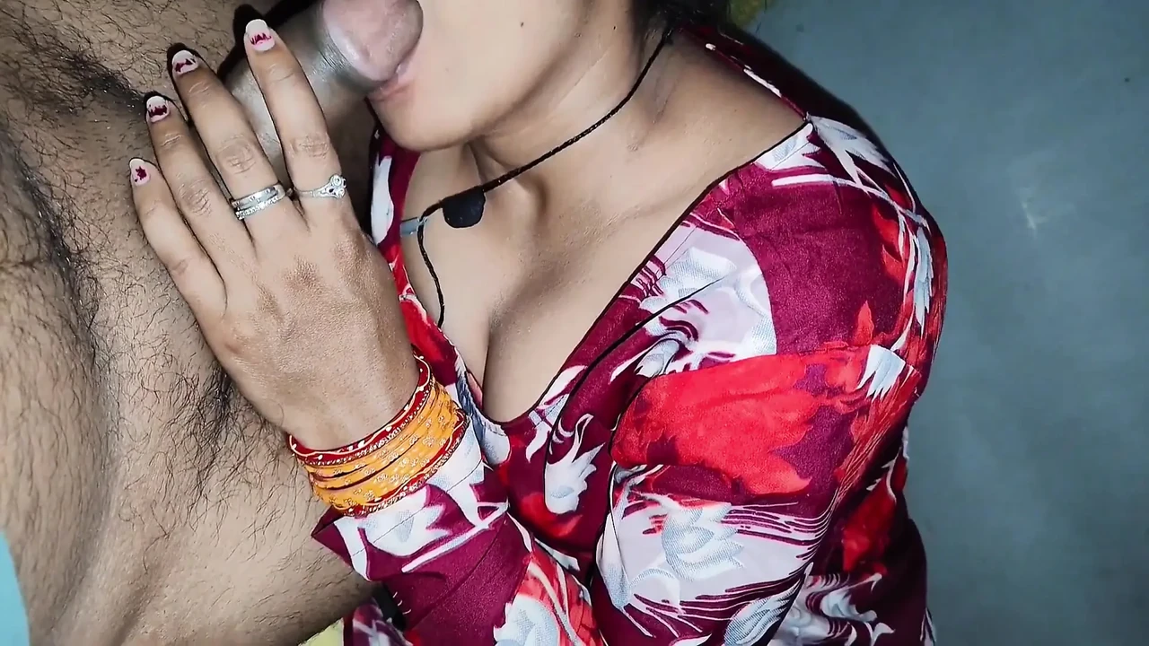 印度德西妻子吮吸鸡巴直到射在嘴里