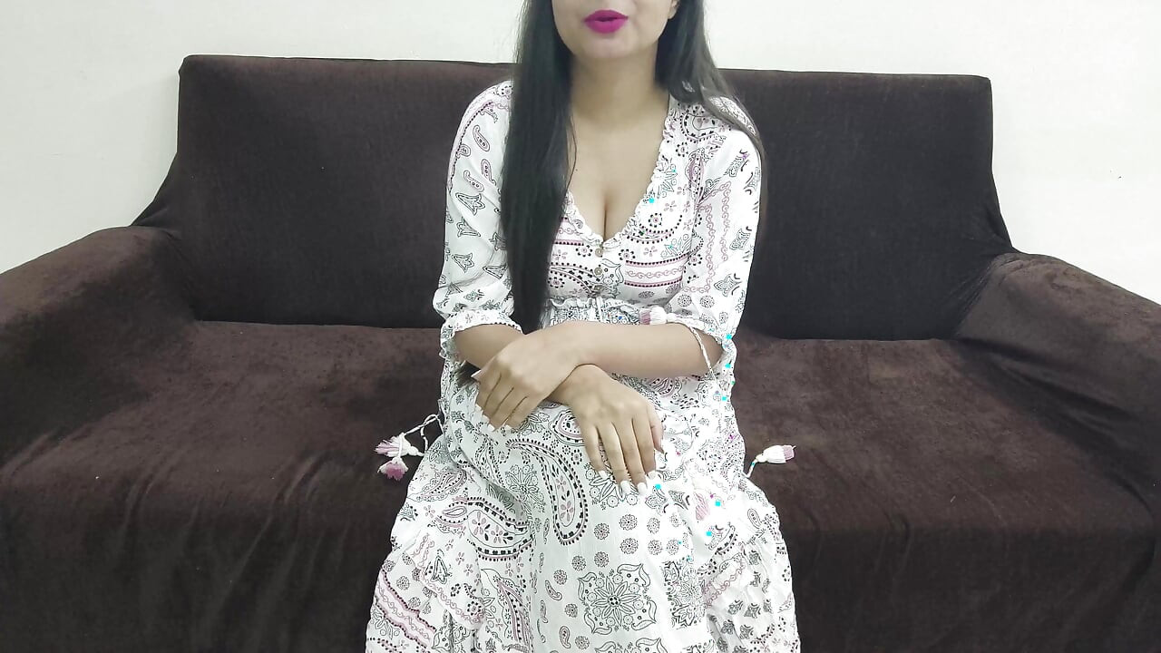 Byt kläder framför svåger som tittar på porr