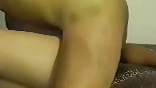 Elbisesi içinde bir damsel kurtarıyor