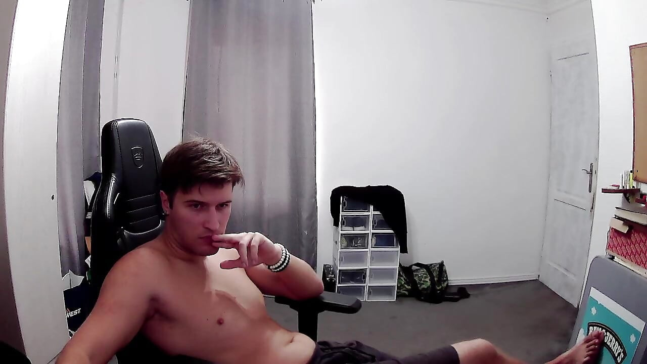 ช่วยตัวเองบนเว็บแคม