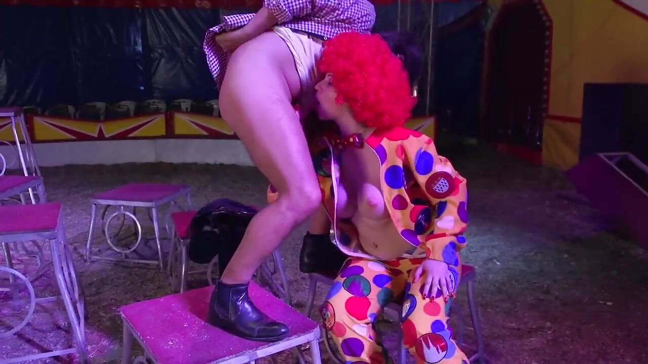Aventură sexuală la circ!