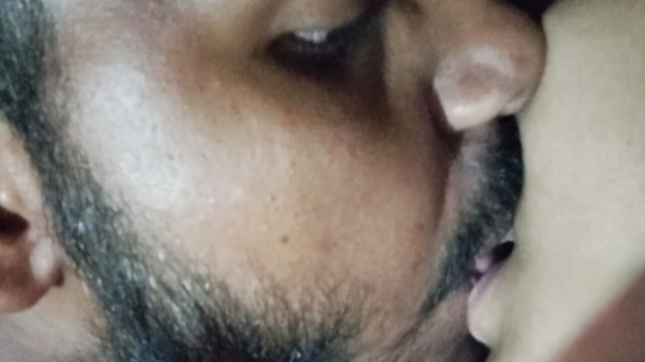 Virgin Saali Ko Ghar Bula Kar Pela
