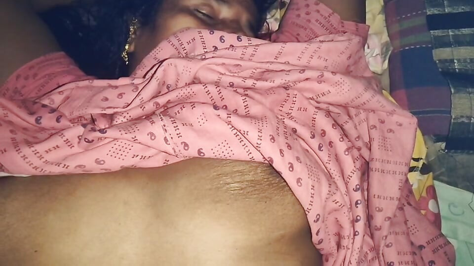 Indian hot chachi ki akele chudai kiya