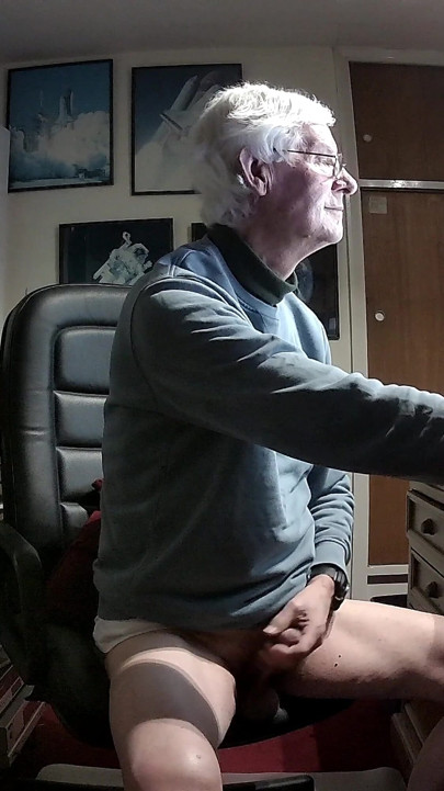 Spectacol privat cu spermă pe cameră web