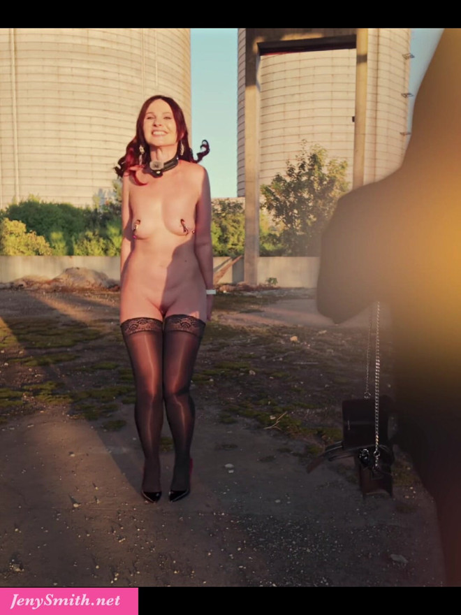 In the previous video, Jeny Smith let a stranger get close to her, and they had a brief conversation.