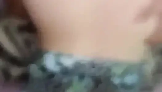 Bakış açısı çiçek elbisesiyle domaltarak sikişiyor