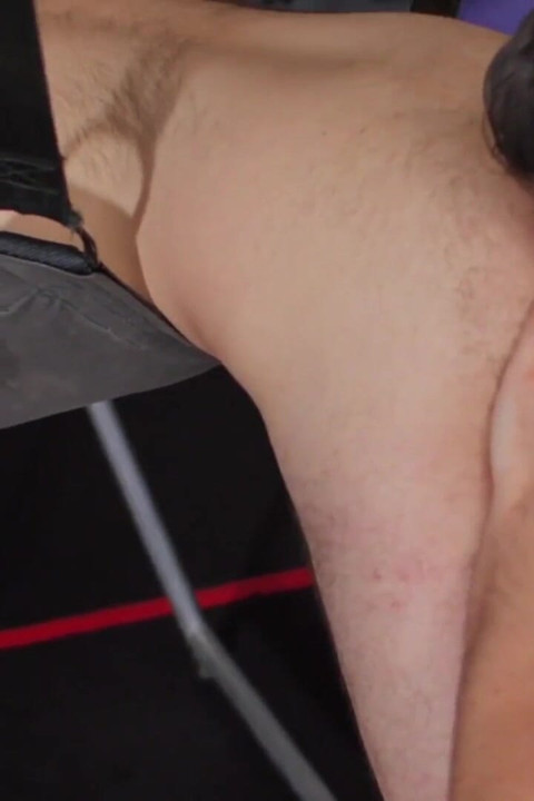 BREEDMERAW - Tough guy Alegzi Cage hammers Aries Steele
