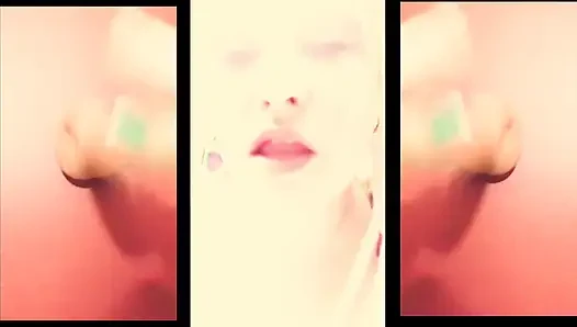 Дрочи, пока я даю тебе словесную дрочу, плюю на тебя и шлепаю свой член
