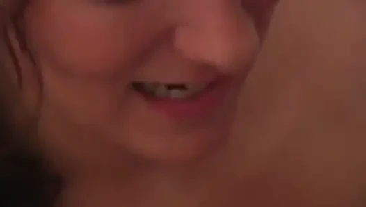 Cewek semok ini lagi asik ngocok kontol dua kontol