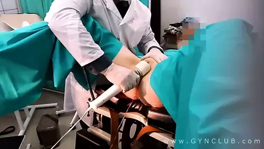 Femme torturée gynécologique