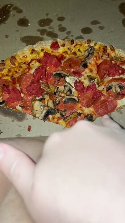 PIZZA TEEN MASTURBATION -KINKY FOOD FETISH-FEMALE WEIRD ARAB PORN-REAL ORGASM- AMATEUR- ARABIAN SNOWWHITE-USA LOS ANGELES 2025 G