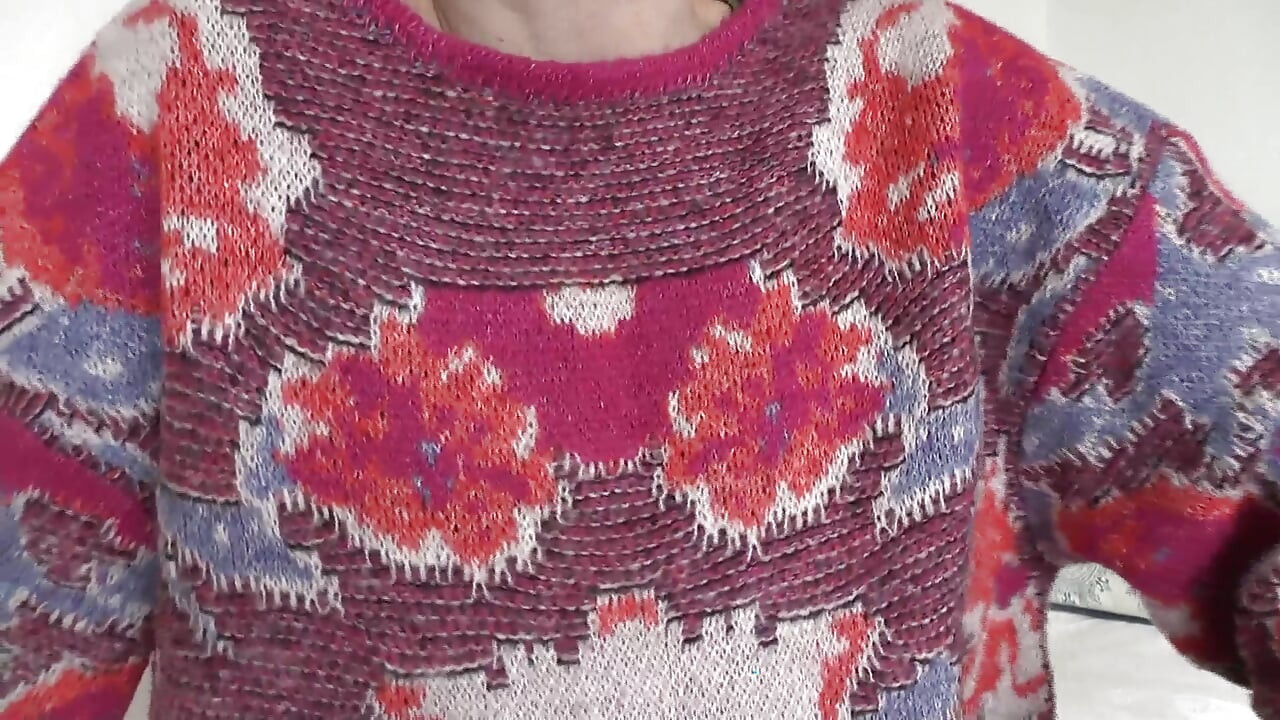 결혼식 4일 전: 금기시되는 만남 - 내 스웨터에 뿌리세요, 레이디 빅토리아 발렌테