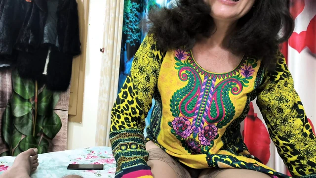Shameless MILF webcam sex video