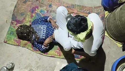 Gadis imut seksi dari desa india dengan gaun punjabi