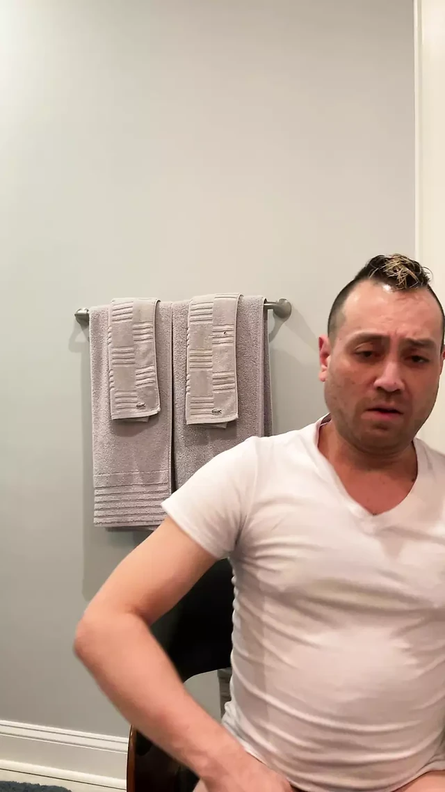 AustinT4400's newest video stroking his dick