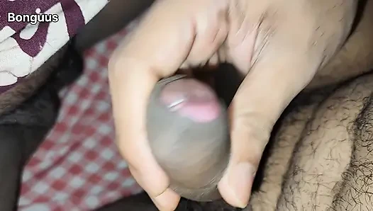Bibi desi berbagi tempat tidur aku menyetubuhi memeknya di softcore malam - close up