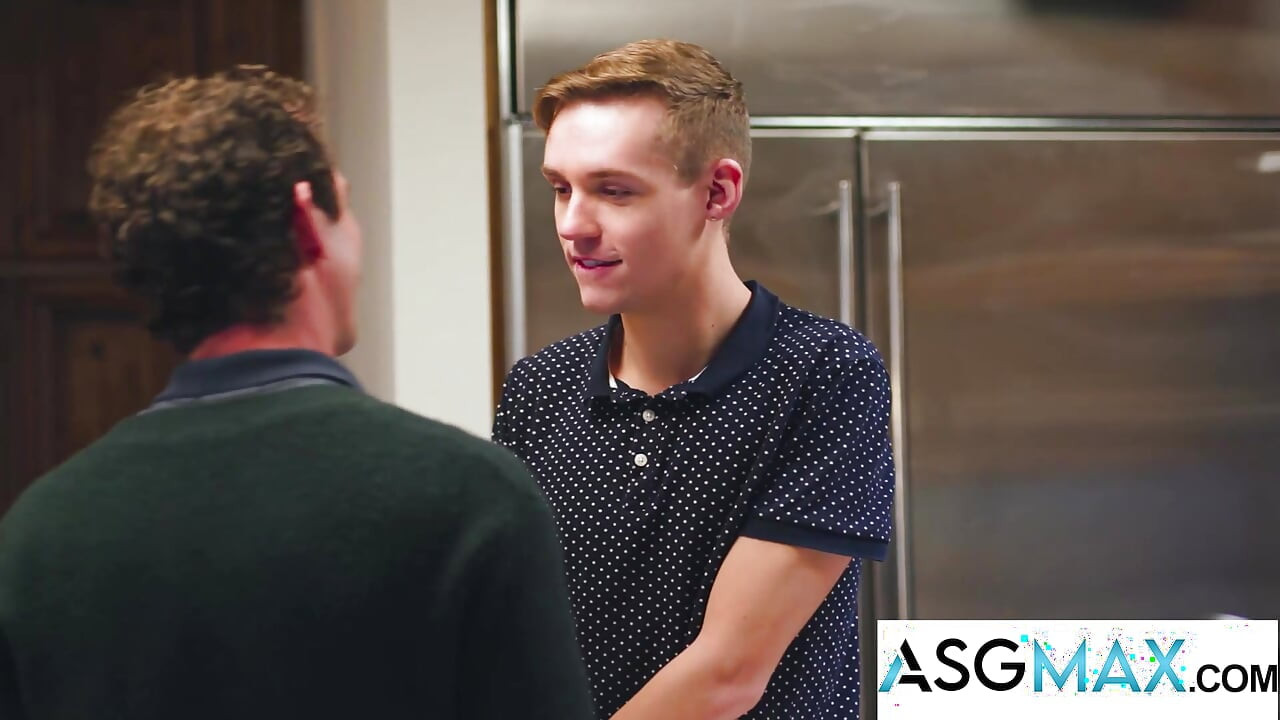 DISRUPTIVE FILMS - Twink Topper GREG MCKEON Pounds Out College Boys COMPILATION