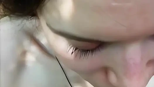 Abspritzen im Mund Zeitlupe 60fps